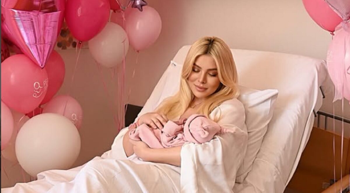 Κατερίνα Καινούργιου: Η πρώτες φωτογραφίες αγκαλιά με την κόρη της και το εξιτήριο