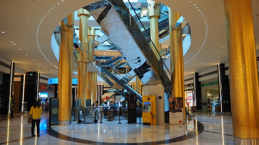 Κυριακή των Βαΐων: Τι ώρα κλείνουν Mall, Attica, πολυκαταστήματα