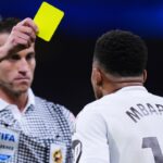 Κίτρινη Κάρτα Διαιτητής Ποδόσφαιρο