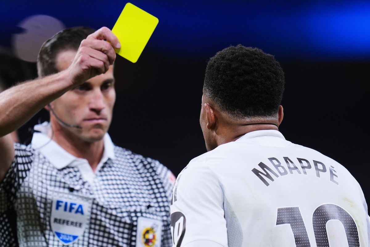 Κίτρινη Κάρτα Διαιτητής Ποδόσφαιρο