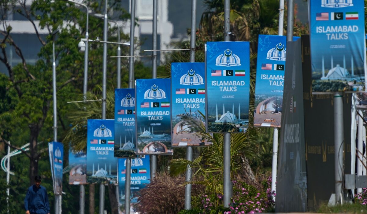 «Κλειδώσαν» οι συνομιλίες ΗΠΑ – Ιράν: Ο Αραγτσί φτάνει απόψε στο Ισλαμαμπάντ για τη συνάντηση