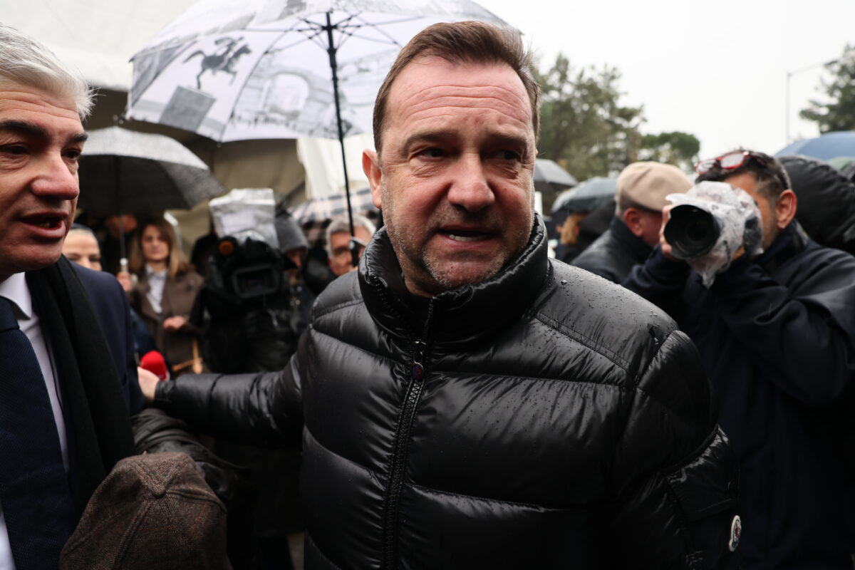 Δίκη για τα Τέμπη: Πλακιάς: «Αθάνατες! Όλοι φυλακή» – Αποχώρησε με ασθενοφόρο ο Ρούτσι – LIVE BLOG