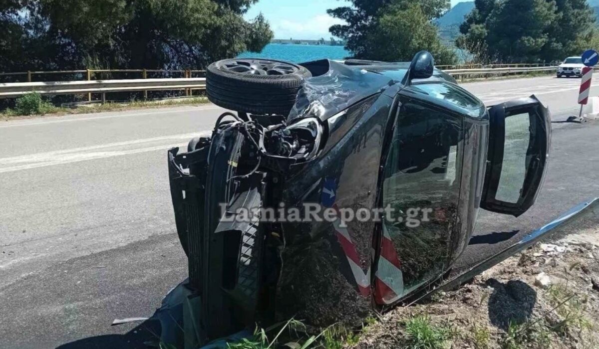 Τροχαίο στον Άγιο Κωνσταντίνο: Αναποδογύρισε αυτοκίνητο μετά από σύγκρουση (εικόνες)