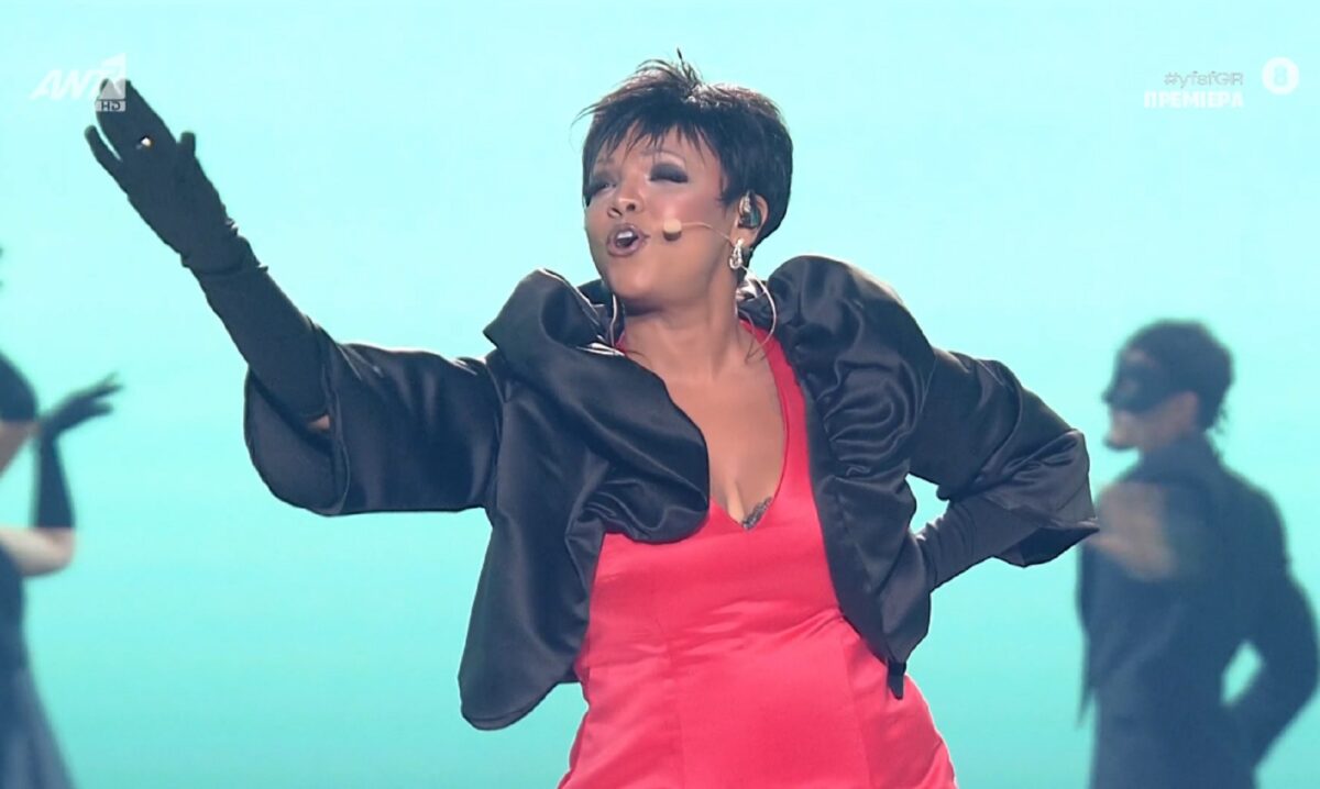 YFSF: Εντυπωσιακή είσοδος από Ρουβά και κριτές - Το show άνοιξε η Ίντρα Κέιν