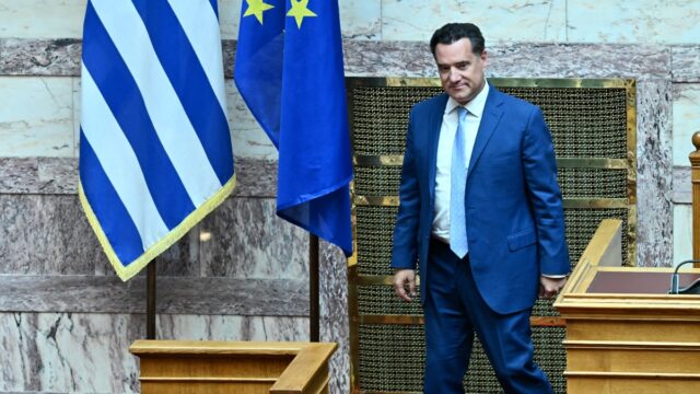 Παράθυρο αλλαγής «γραμμής» απέναντι στη Ρωσία άνοιξε από τη Βουλή ο Άδωνις
