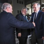 Ο Βενιζέλος (ξανα)ενώνει Καραμανλή και Σαμαρά