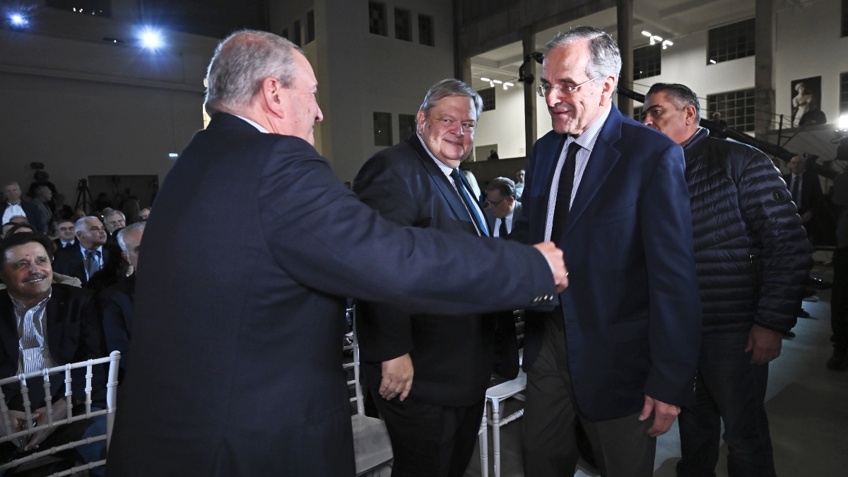 Ο Βενιζέλος (ξανα)ενώνει Καραμανλή και Σαμαρά