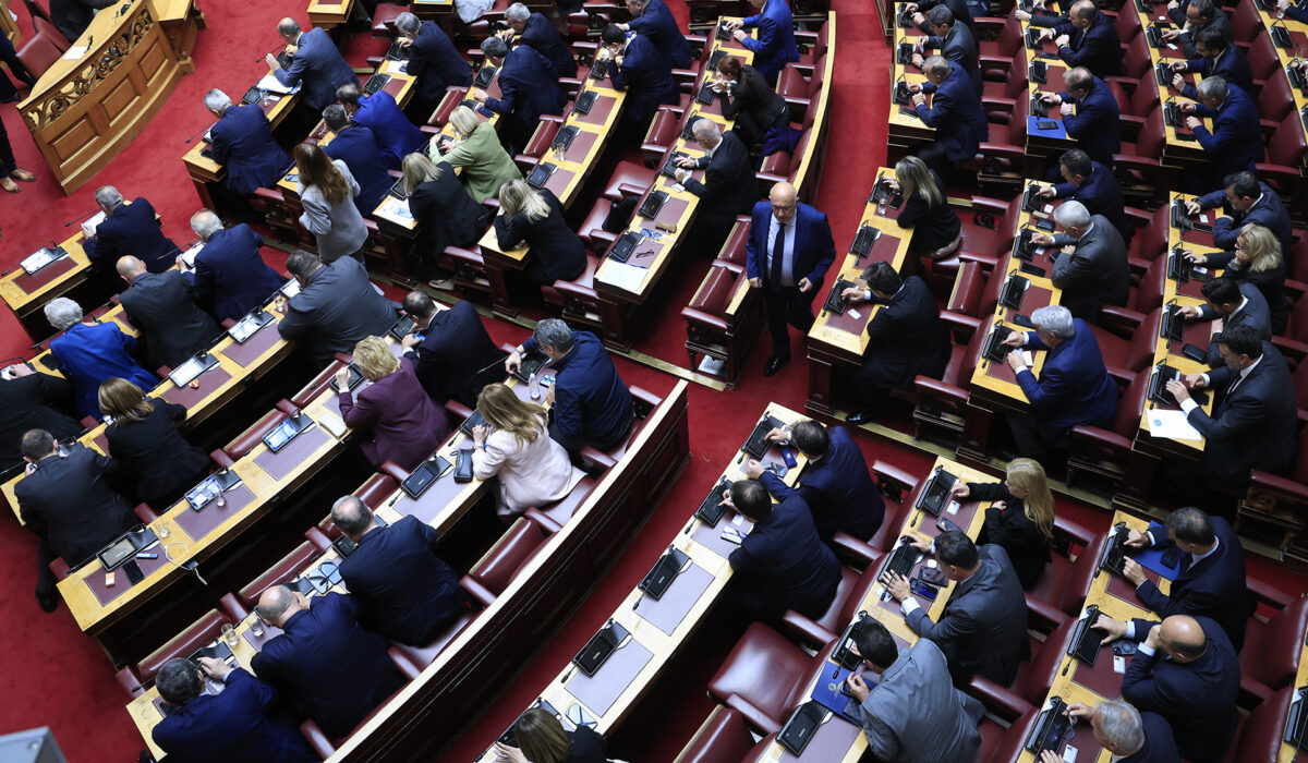 Υποκλοπές: Την Παρασκευή η μάχη στη Βουλή για την Εξεταστική - «Θρίλερ» για το αν θα μπει ζήτημα εθνικής ασφάλειας
