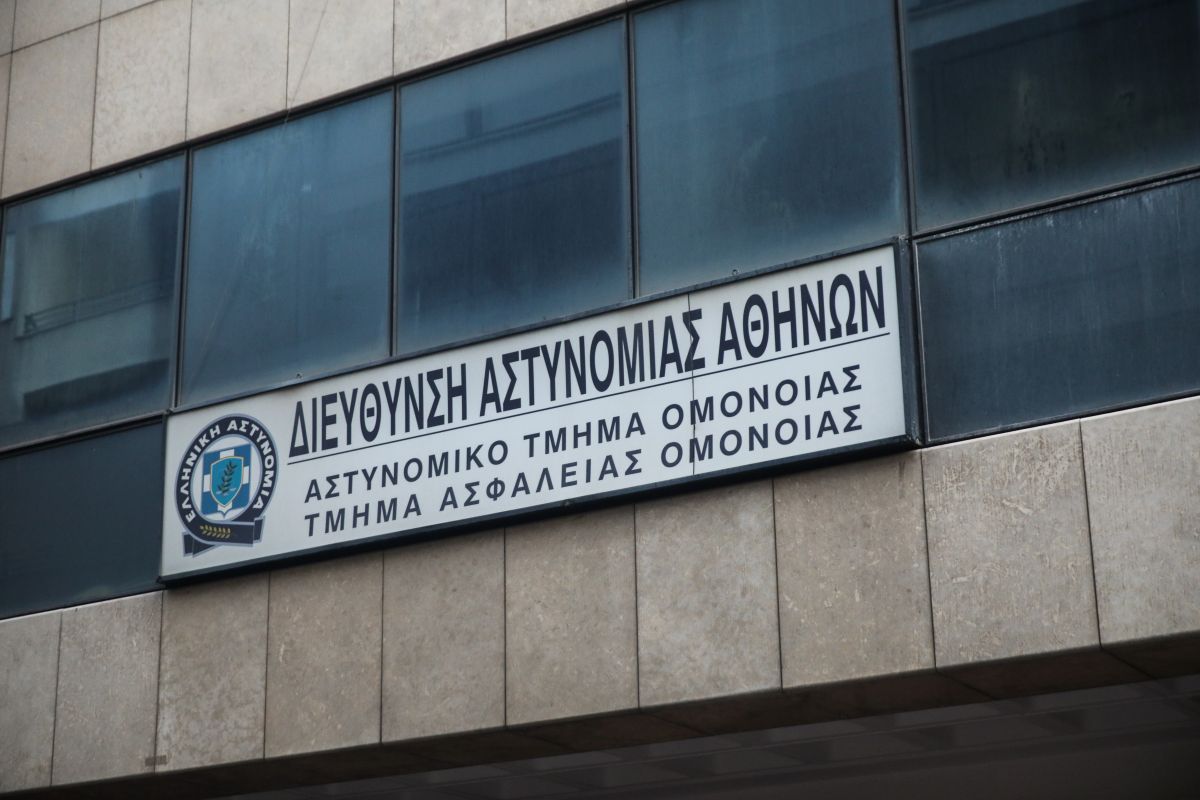 Δίκη για τον βιασμό της 19χρονης στο ΑΤ Ομόνοιας: «Ήταν συναινετικό» λένε οι κατηγορούμενοι αστυνομικοί