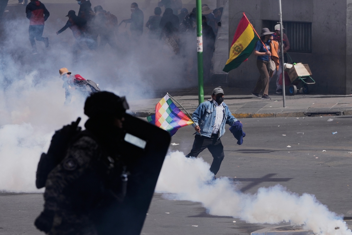 Νέα κύματα διαδηλώσεων στη Βολιβία – Αυξάνεται η πίεση προς τον πρόεδρο Πας