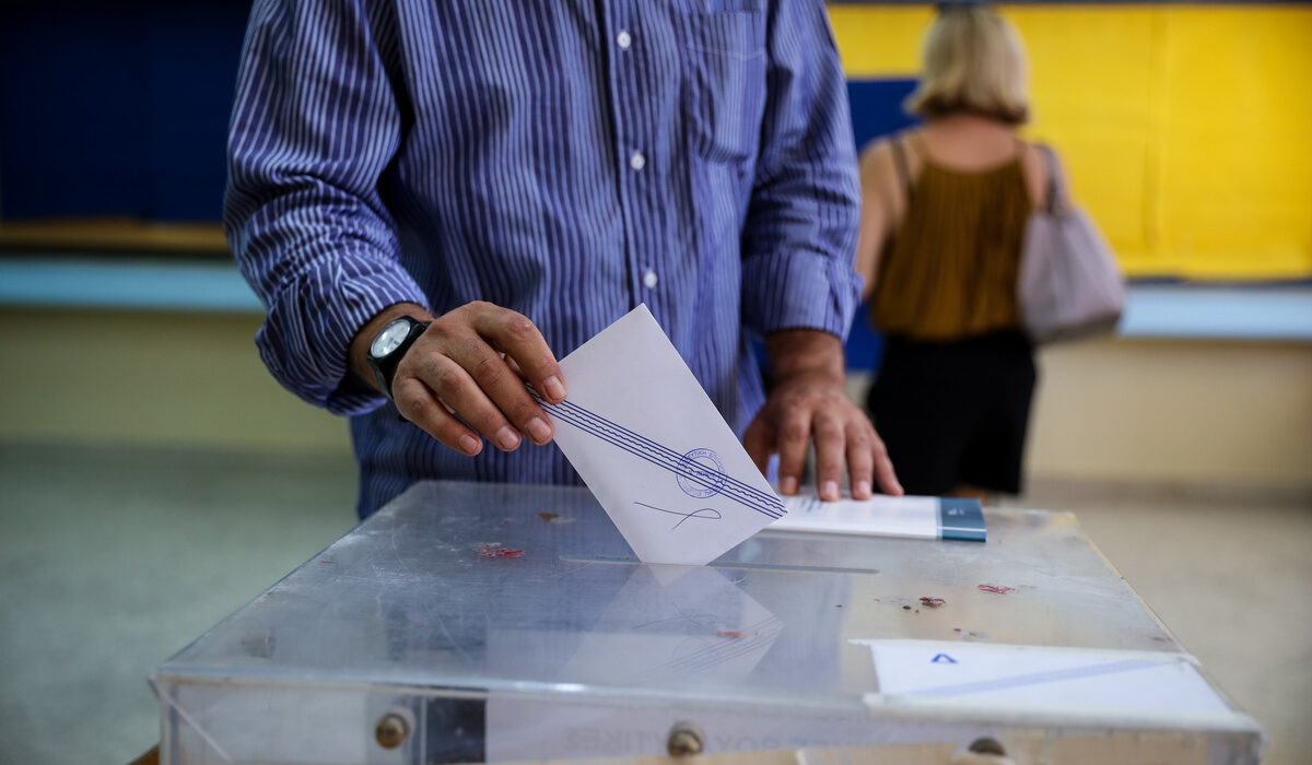 Τέλος ο Β’ γύρος στις αυτοδιοικητικές εκλογές - Έρχονται ηλεκτρονική ψήφος και τοπικά δημοψηφίσματα