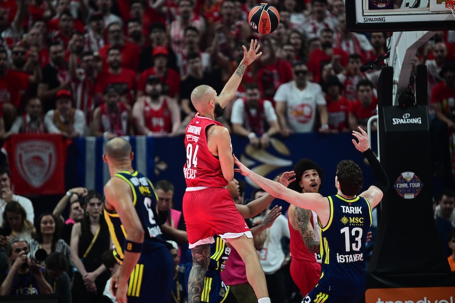 Διευθυντής Φενέρ για Euroleague: Φάνηκε ότι υπήρχε προετοιμασία για να δοθεί αυτό το τρόπαιο στον Ολυμπιακό