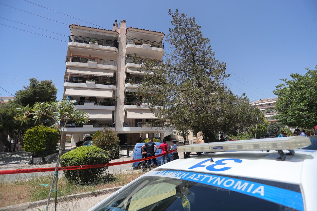 Ηλιούπολη: 17χρονες έπεσαν από τον 6ο όροφο πολυκατοικίας – Νεκρή η μία