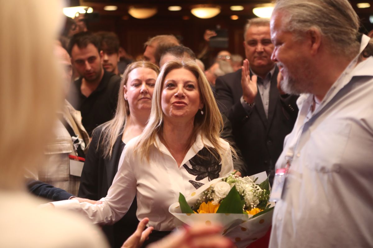 «Δεν περιγράφω άλλο… Αναλαμβάνουν τα περιστέρια»: Ατελείωτο «τρολάρισμα» Καραχάλιου στην Καρυστιανού