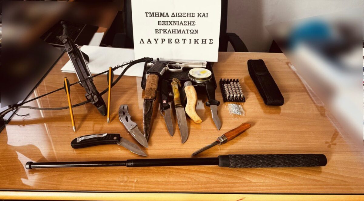 Συναγερμός στις Αρχές: Οπλοστάσιο σε σπίτι στο Λαύριο, χειροπέδες σε 56χρονο