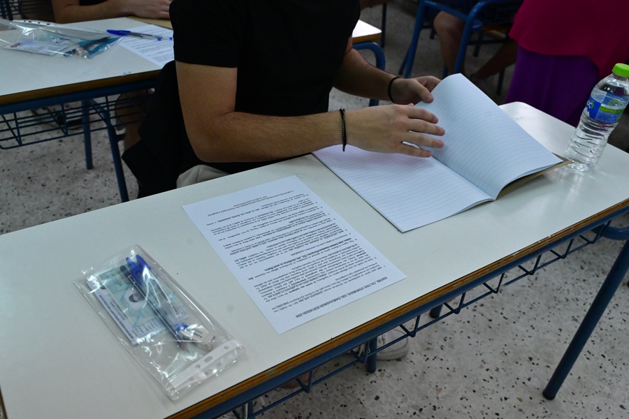 Πανελλήνιες 2026: Οι πρώτες αντιδράσεις των μαθητών και των γονέων για το θέμα της Έκθεσης