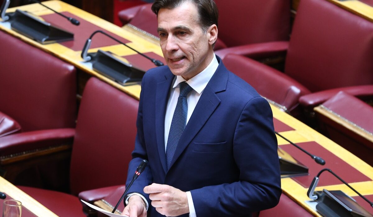 Μετά την Τζάκρη, αποχώρησε και ο Χουρδάκης από τους «Δημοκράτες» του Κασσελάκη