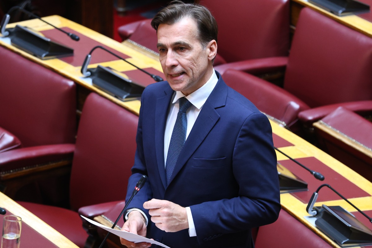 Μετά την Τζάκρη, αποχώρησε και ο Χουρδάκης από τους «Δημοκράτες» του Κασσελάκη