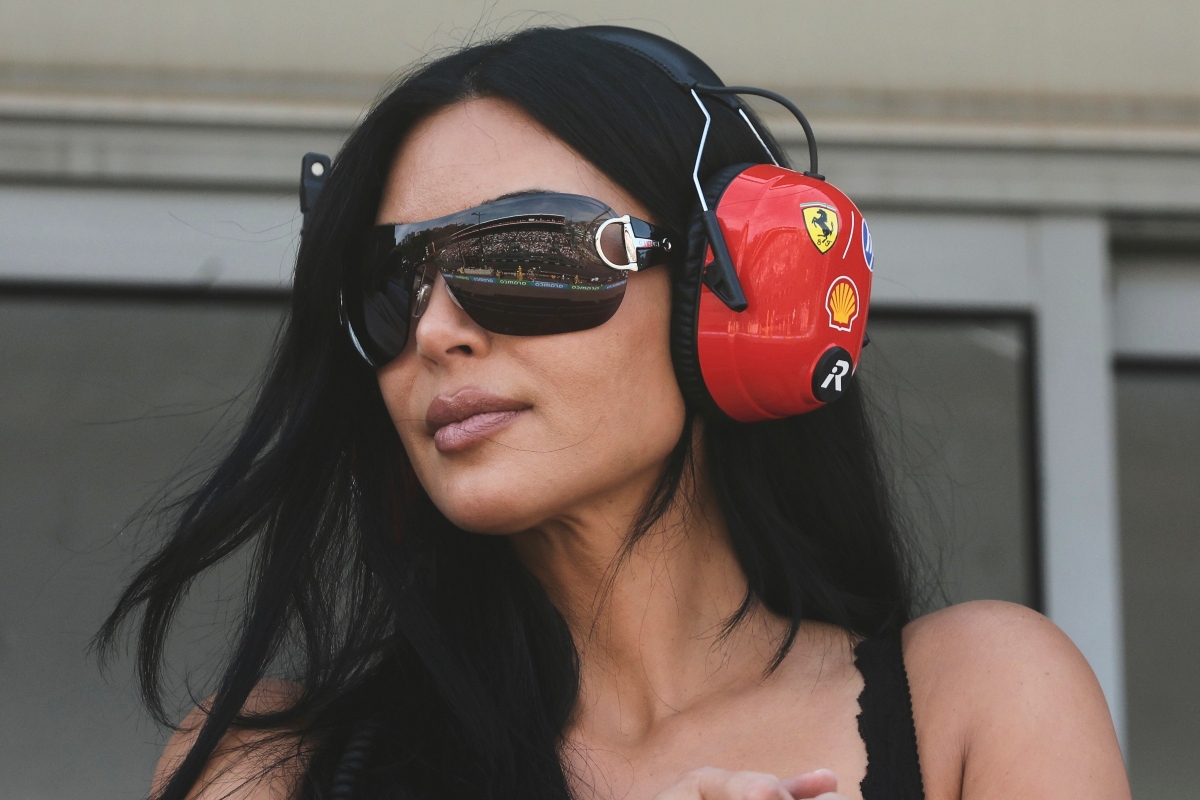 Formula 1: Χαμός με την Κιμ Καρντάσιαν, πήρε την πετσέτα του Αντονέλι και έγινε viral – Βίντεο