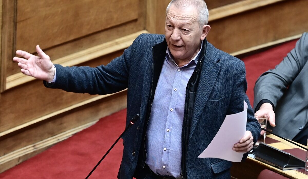 O Παφίλης «τίναξε στον αέρα» τη φιέστα της Συνταγματικής Αναθεώρησης
