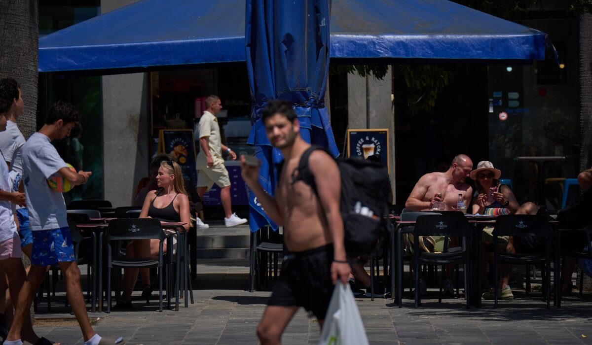 Νέος οδηγός για τη θερμική καταπόνηση στην εργασία – Ποιες ομάδες κινδυνεύουν περισσότερο