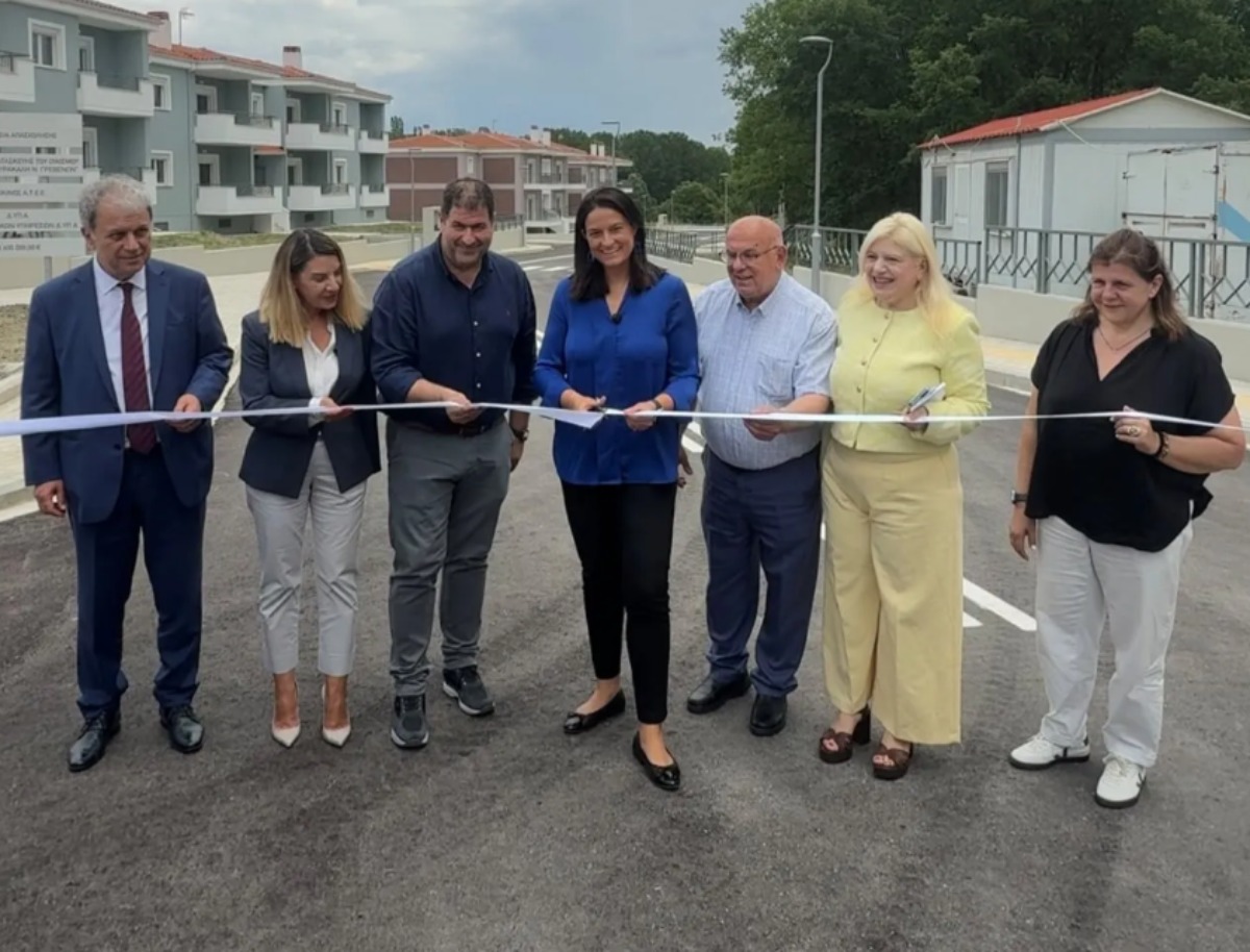 Κεραμέως: Εγκαινιάστηκε ο οικισμός εργατικών κατοικιών στα Γρεβενά – «Μέρα χαράς και αισιοδοξίας»