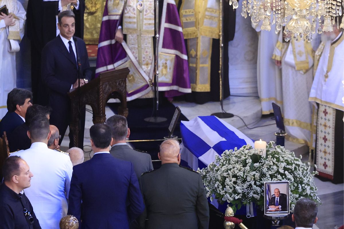 Συγκίνηση στο τελευταίο αντίο στον Νίκο Ταγαρά – Ο επικήδειος του Κυριάκου Μητσοτάκη (Βίντεο και Εικόνες)