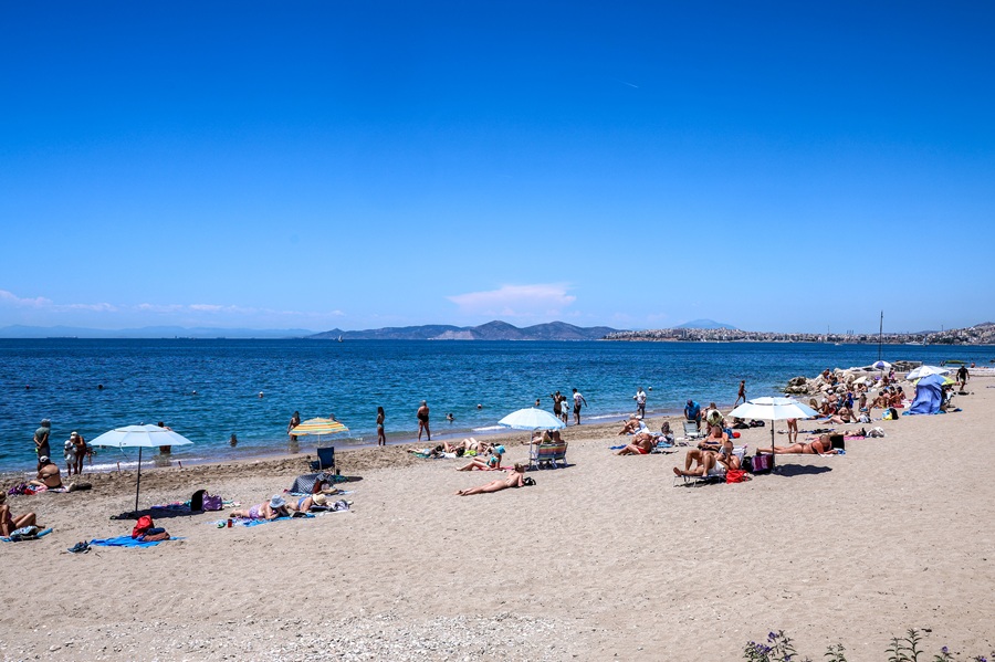 Ο χάρτης με τις παραλίες με γαλάζια σημαία σε Αττική και κοντινούς προορισμούς – Ιδανικές για μονοήμερη featured image