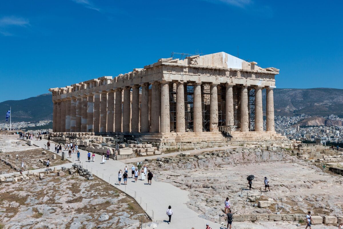 Συγκλονιστική εικόνα: Ολοκληρωμένο το δυτικό αέτωμα του Παρθενώνα χωρίς σκαλωσιές