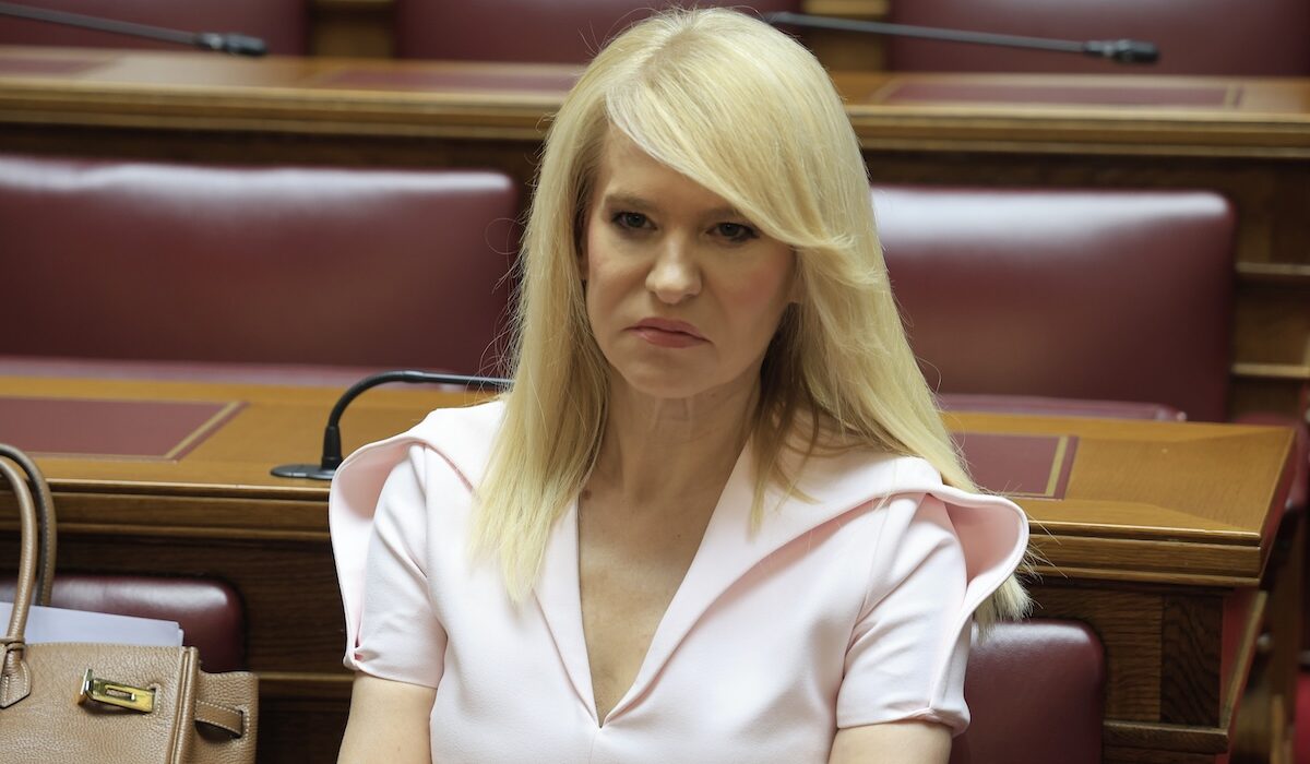 Θεοδώρα Τζάκρη