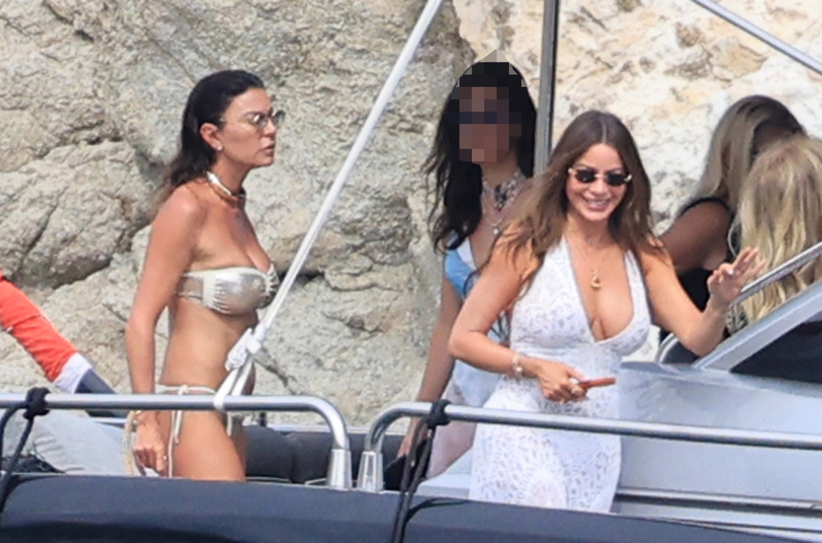 Φωτογραφίες από τις διακοπές της Sofia Vergara στη Μύκονο – Σε γιοτ με τη Μαρίνα Βερνίκου