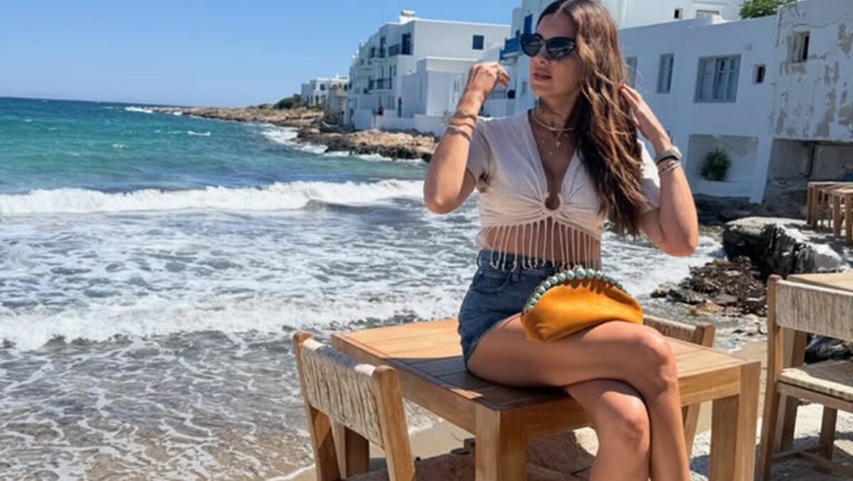 Σταματίνα Τσιμτσιλή: Στιγμές χαλάρωσης στην Πάρο με καλή παρέα