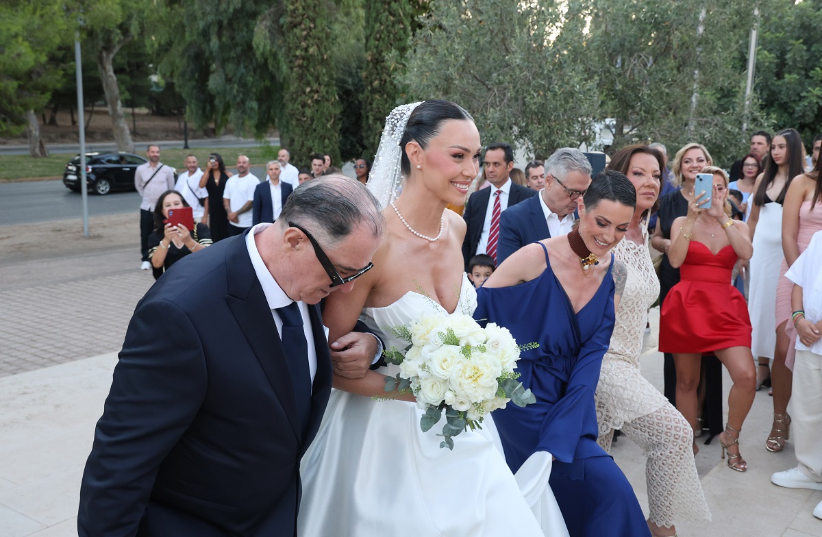Δώρα Παντέλη - John Μεραμβελιωτάκης: Οι πρώτες φωτογραφίες από τον γάμο τους.