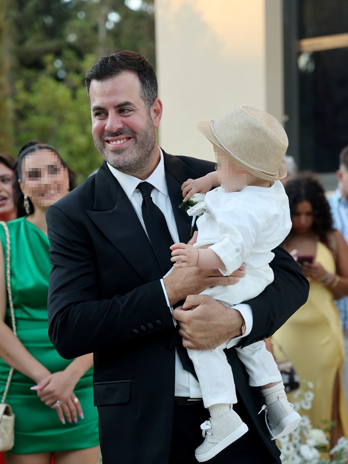 Δώρα Παντέλη - John Μεραμβελιωτάκης: Οι πρώτες φωτογραφίες από τον γάμο τους.