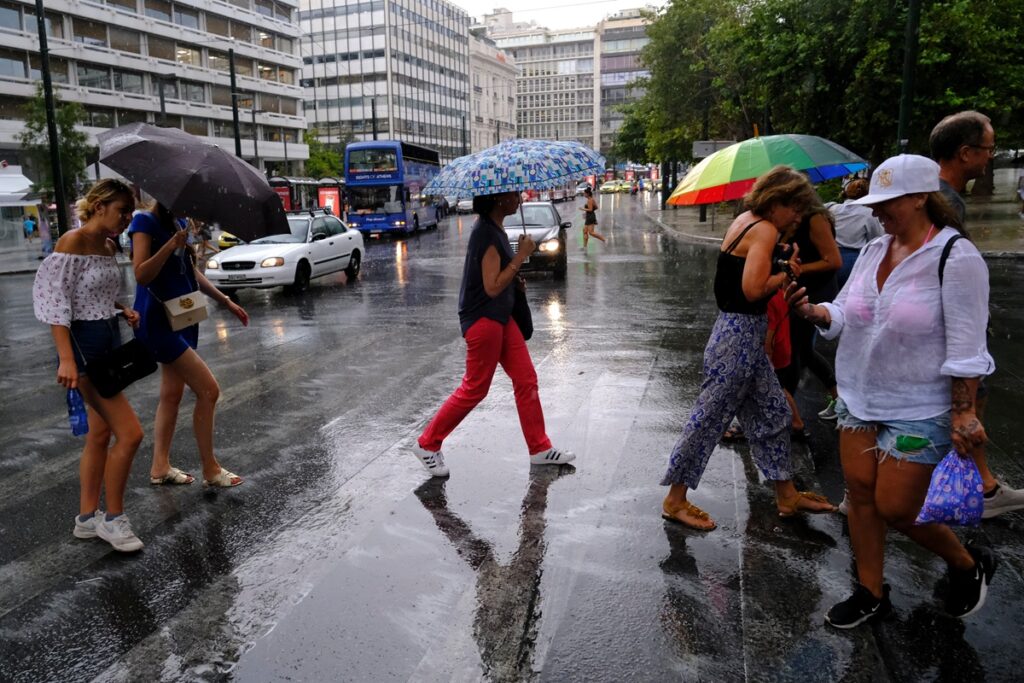 Κακοκαιρία μέχρι το Σάββατο: Έκτακτο δελτίο ΕΜΥ για ισχυρές καταιγίδες – «Κόκκινη προειδοποίηση» featured image