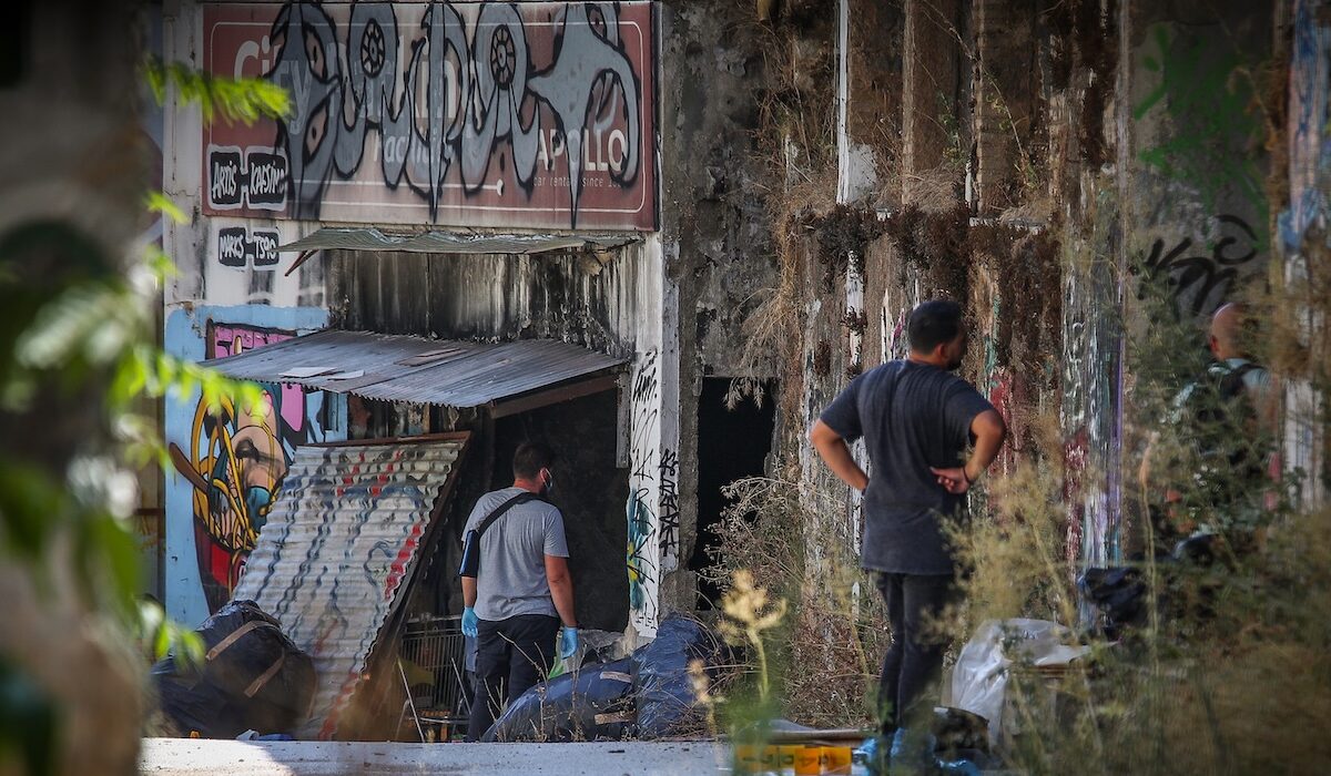 Κυψέλη Ανθρώπινα Μέλη Βαλίτσα