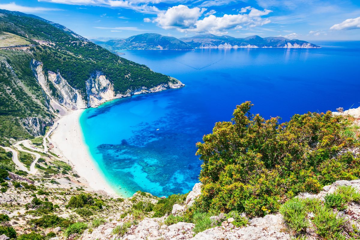 Κεφαλονιά: Μέτρα στον Μύρτο μετά την κατολίσθηση – Πότε θα «εκκενώνεται»