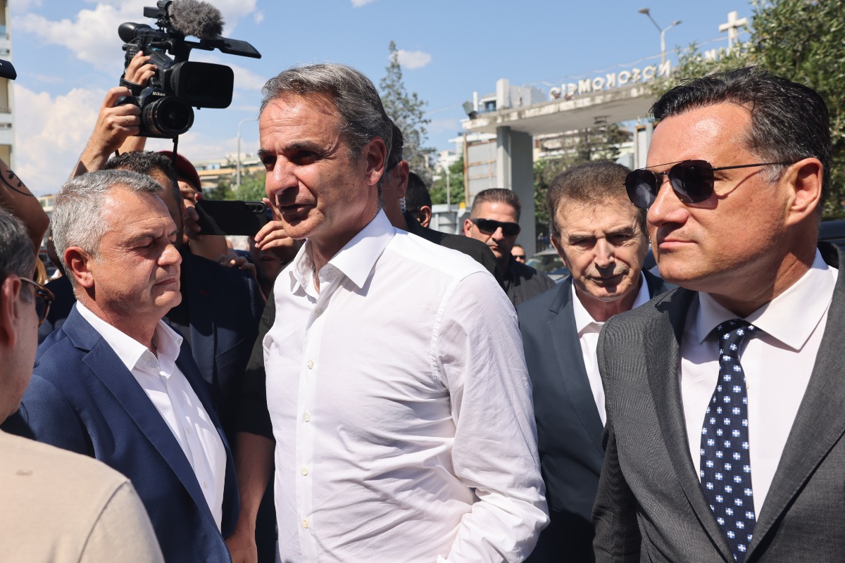 Ο Κυριάκος Μητσοτάκης στη Θεσσαλονίκη για να επισκεφθεί τους τραυματίες της εμπρηστικής επίθεσης