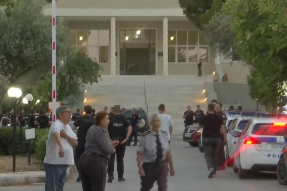 Σισμανόγλειο: Προληπτική εκκένωση μετά από φωτιά – Ξέσπασε από δωμάτιο ασθενούς