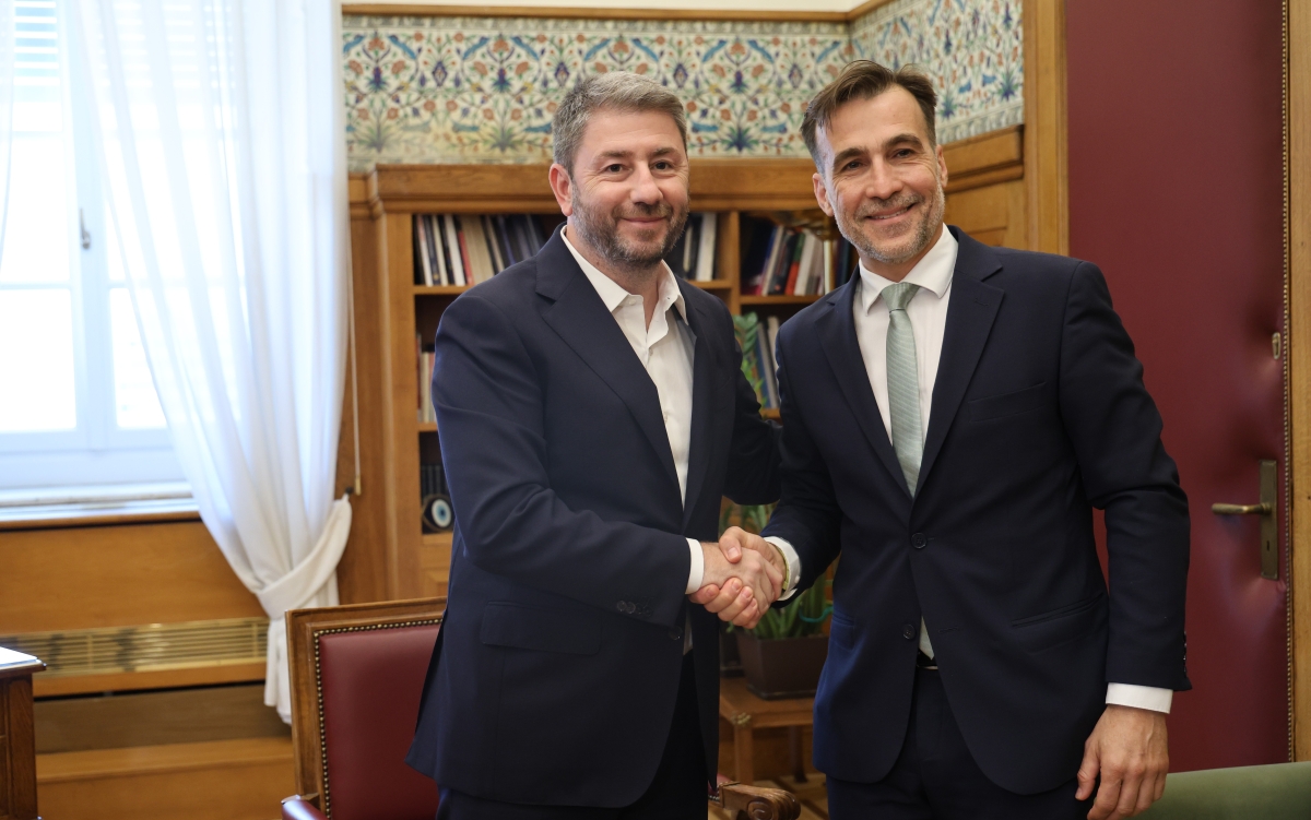 Ο Χουρδάκης στην Κοινοβουλευτική Ομάδα του ΠΑΣΟΚ – Στους 33 οι βουλευτές