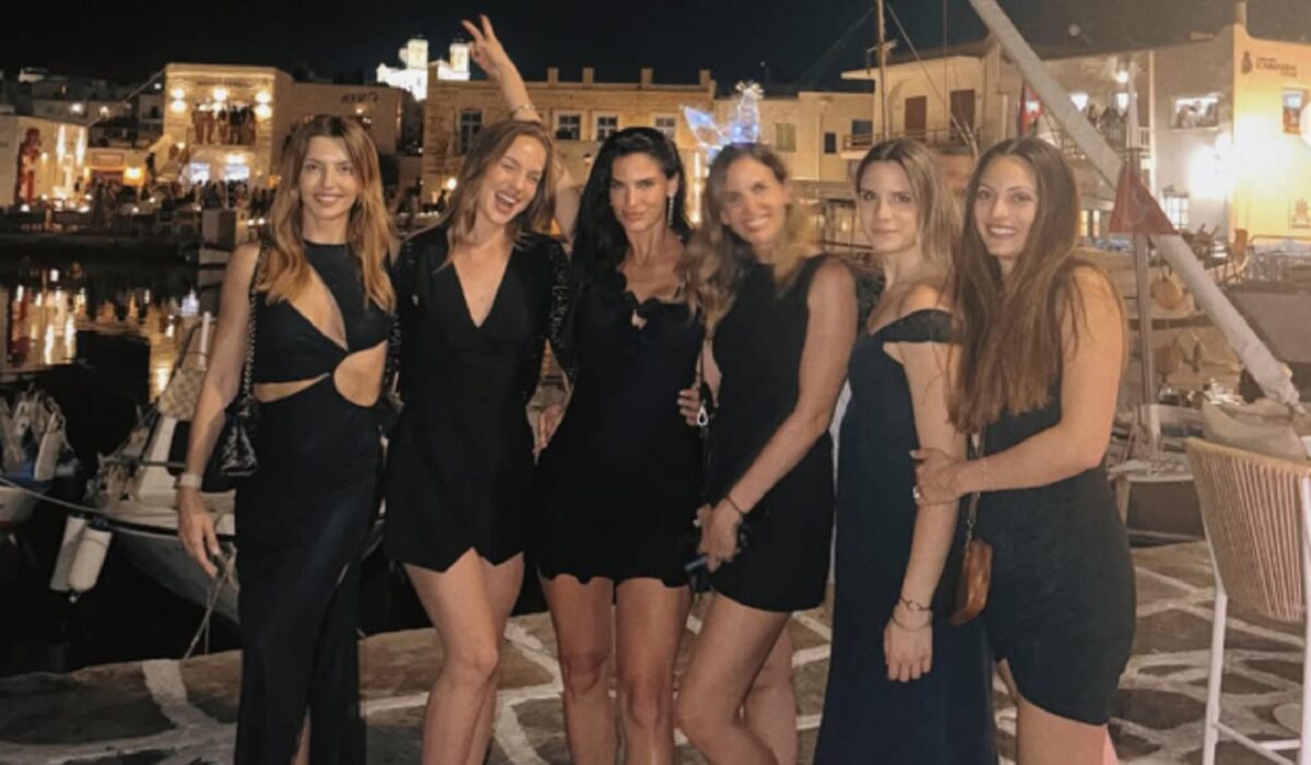 Χριστίνα Μπόμπα: Έκλεισε τα 38 στην Πάρο χωρίς τον Σάκη Τανιμανίδη